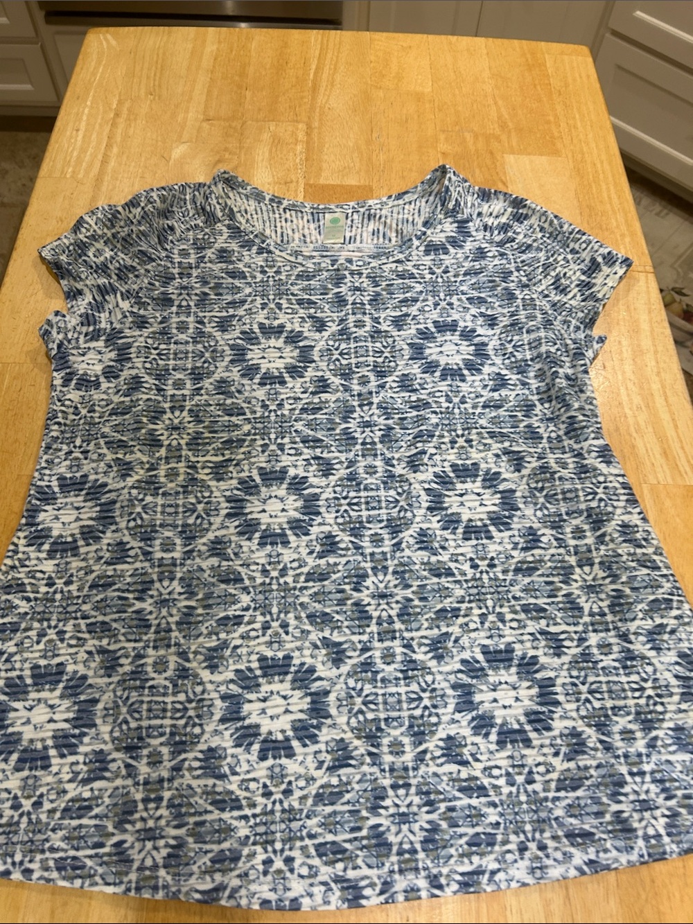 Aventura Blue and White Short-Sleeve Patterned Top - Picture 13 of 15